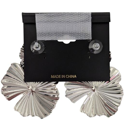 nOir Jewelry Silver Statement Flower Petal Earrings - Picture 3 of 5